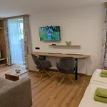 Holzapfel
