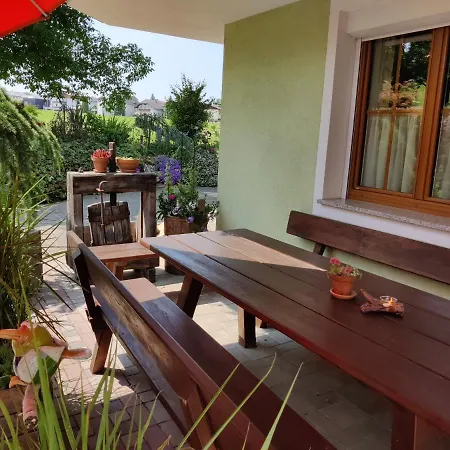 Holzapfel Guest house *